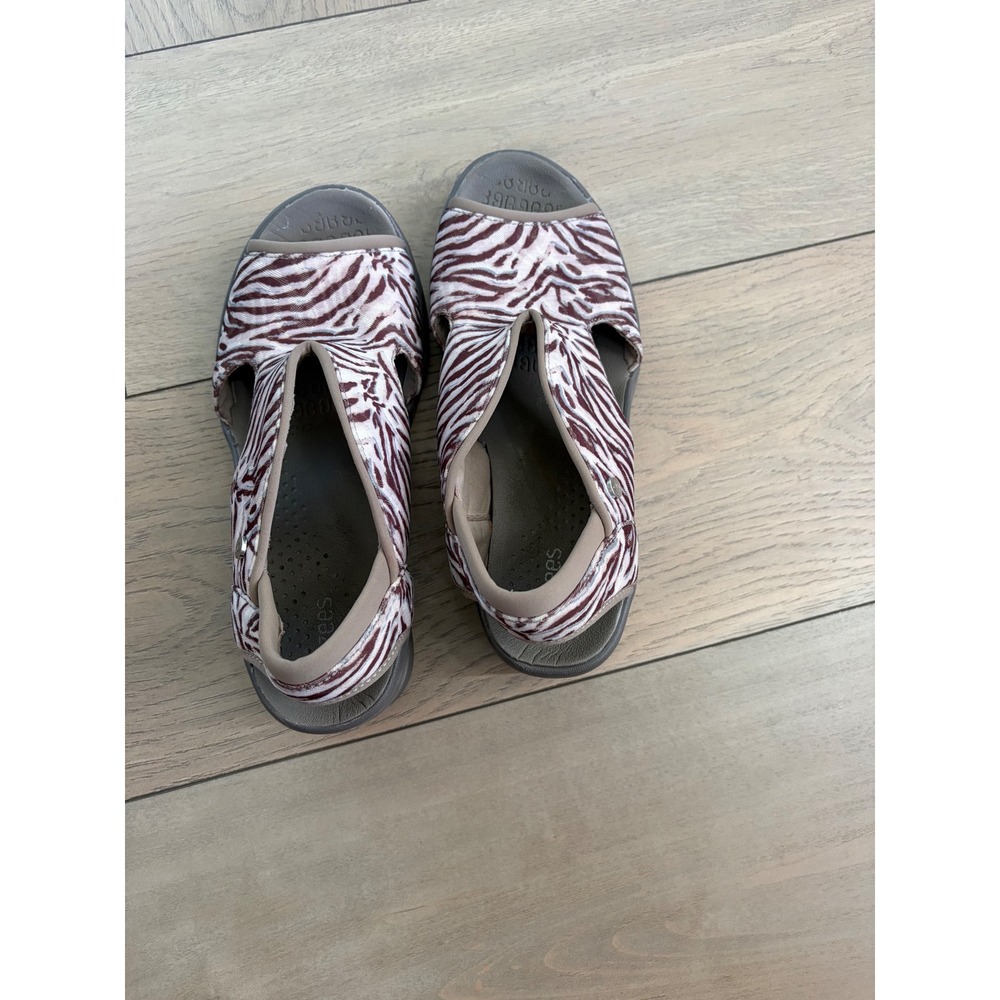 Bzees Faithful Womens Zebra Print Sandals Brown White Slip On Comfort Shoes 8.5W
